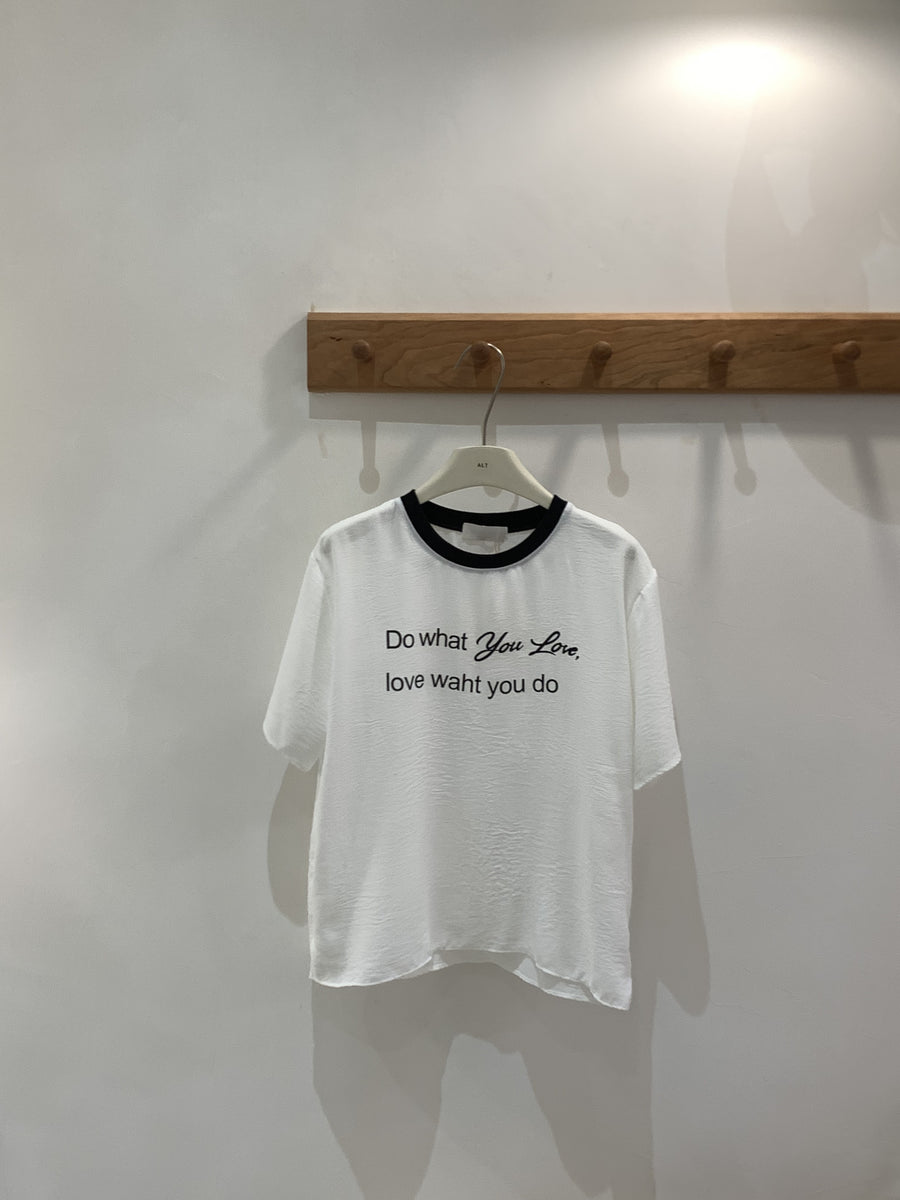 肌理感字母上衣